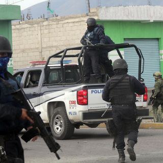 Soldados aseguran 83 vehículos a huachicoleros en Puebla