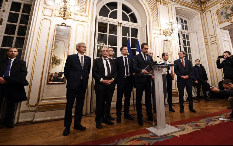 El ministro del Interior de Francia, Christophe Castaner, pronuncia un discurso en el marco del tiroteo de Estrasburgo hoy, en París. EFE/P. Seeger