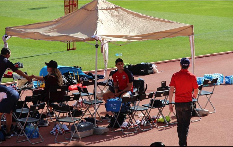 Alan Pulido sigue con tratamiento especial antes de cada entrenamiento del Guadalajara. Ayer, también Jair Pereira se sometió a estas sesiones. EL INFORMADO/G. Tamayo