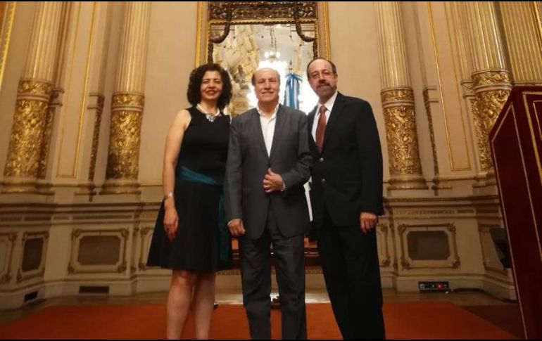 La ceremonia se llevó a cabo en el Teatro Colón, una de las salas líricas más importantes del mundo. TWITTER / @MGomezOliver