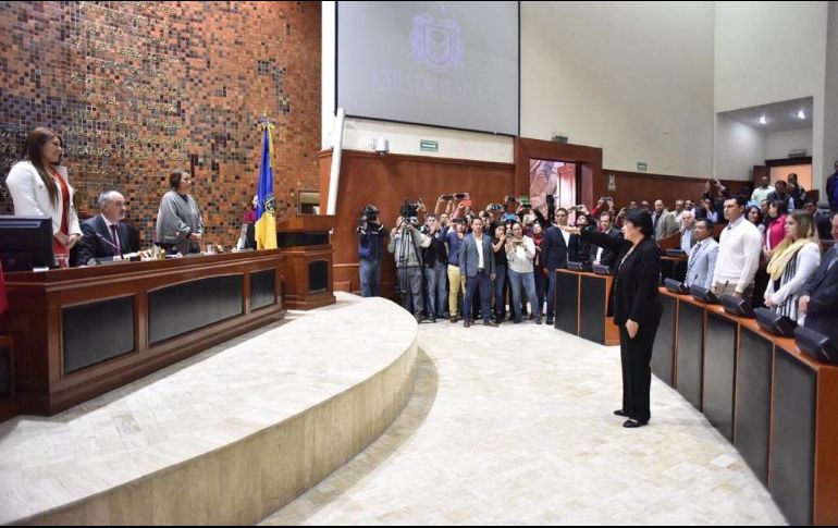 Teresa Brito Serrano durante su toma de protesta. ESPECIAL