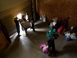 Unos 300 migrantes se instalan en nuevo albergue en Tijuana