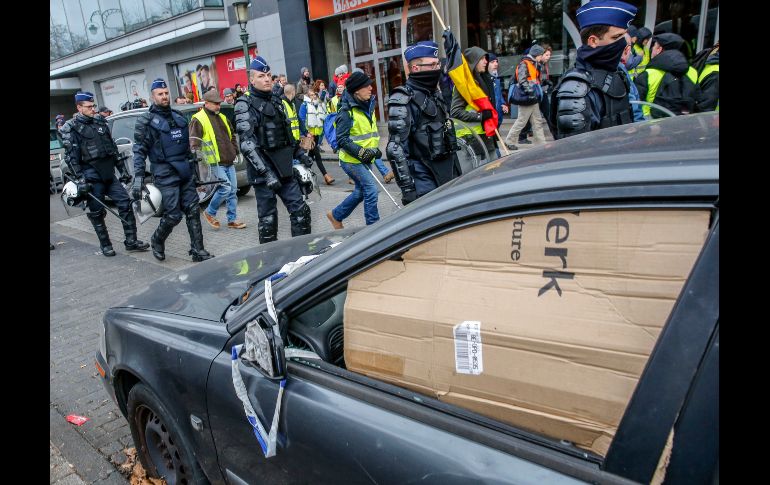 Según la radiotelevisión pública belga francófona, RTBF, entre los manifestantes figuraban algunos miembros del movimiento de extrema derecha 