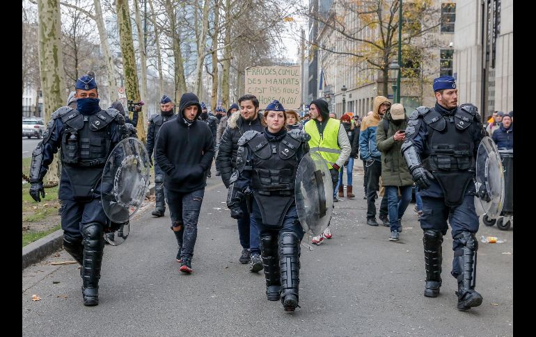 Según la radiotelevisión pública belga francófona, RTBF, entre los manifestantes figuraban algunos miembros del movimiento de extrema derecha 