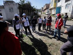 Este sábado, el Instituto Metropolitano de Planeación del AMG (IMEPLAN) y la organización TECHO asistieron al lugar para entrevistar a los habitantes y ayudar a combatir el problema. EL INFORMADOR/F. Atilano