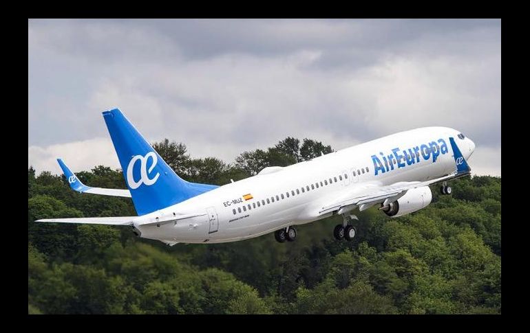 El aparato tenía previsto despegar a las 20:30 hora local. TWITTER/@UNO650AM