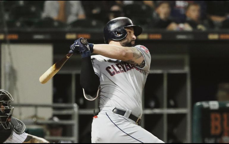 Yonder Alonso jugó la temporada pasada para los Indios de Cleveland. AP
