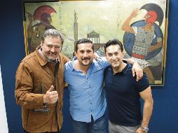 De izquierda a derecha: José Luis Duval, Miguel de Aranda y Fernando Cravioto, miembros del elenco de “Cruzar la cara de la Luna”.  EL INFORMADOR /E. Barrera