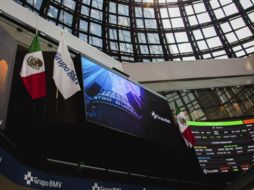 En el mercado local se opera un volumen de 2.3 millones de títulos, con la participación de 60 emisoras, de las cuales 41 ganan, 18 pierden y una se mantiene sin cambio. ESPECIAL / bmv.com.mx