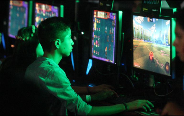 Recomiendan que los padres tengan un mejor control sobre el acceso de sus hijos a los teléfonos inteligentes y otros equipos desde donde se juega. EL INFORMADOR / ARCHIVO