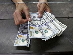 El peso inicia con alza, ubicándose entre las divisas más apreciadas tras la publicación de la iniciativa del Presupuesto para 2019 por parte de la nueva administración federal. EL INFORMADOR / ARCHIVO