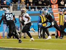 Aunque la ofensiva de los Saints no fue la de costumbre, Alvin Kamara mostró destellos y logró conseguir la anotación del triunfo de su equipo. AP / McCarn