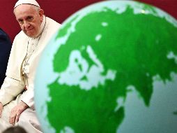 El Papa se dice convencido de que la buena política es aquella al servicio de la paz, aquella que respeta y promueve los derechos fundamentales de todos. AFP / V. Pinto