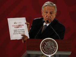López Obrador ya cobró su primera quincena por 76 mil 159 pesos de ingreso neto, pero adelanta que regresó 22 mil 313 pesos porque el cálculo de su salario se hizo con la antigua Ley de Remuneraciones. NTX / O. Ramírez