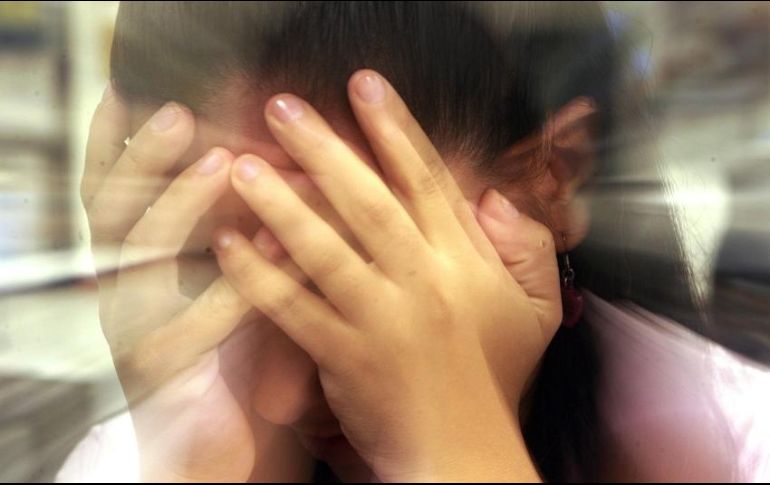 Este padecimiento consiste en dolores de cabeza muy fuertes y debilitantes que ocurren en un lado de la cabeza y duran entre 15 minutos y tres horas. EL INFORMADOR / ARCHIVO