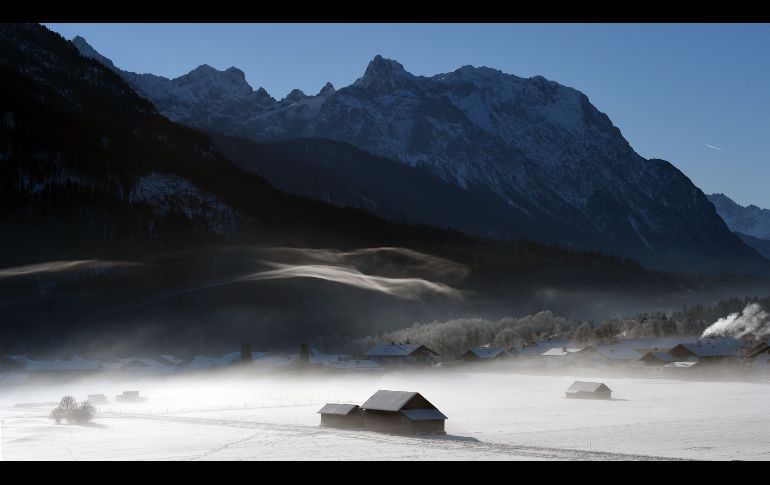 La niebla avanza por un valle cerca de la población alemana de Wallgau. AFP/C. Stache