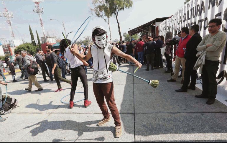 Artistas exigen a la Cámara de Diputados mayor presupuesto en el sector cultural; la Secretaría de Cultura federal afirma que garantizará el apoyo a creadores. EL UNIVERSAL