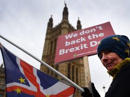 Estas nuevas normas no se aplicarán a los más de tres millones de ciudadanos de la UE que viven actualmente en Gran Bretaña. EFE / ARCHIVO