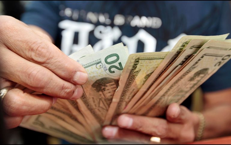 El billete verde se compra en un mínimo de 18.90 pesos. EL INFORMADOR / ARCHIVO