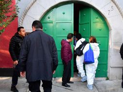 Peritos ingresan al domicilio en la alcaldía Benito Juárez. SUN/H. García