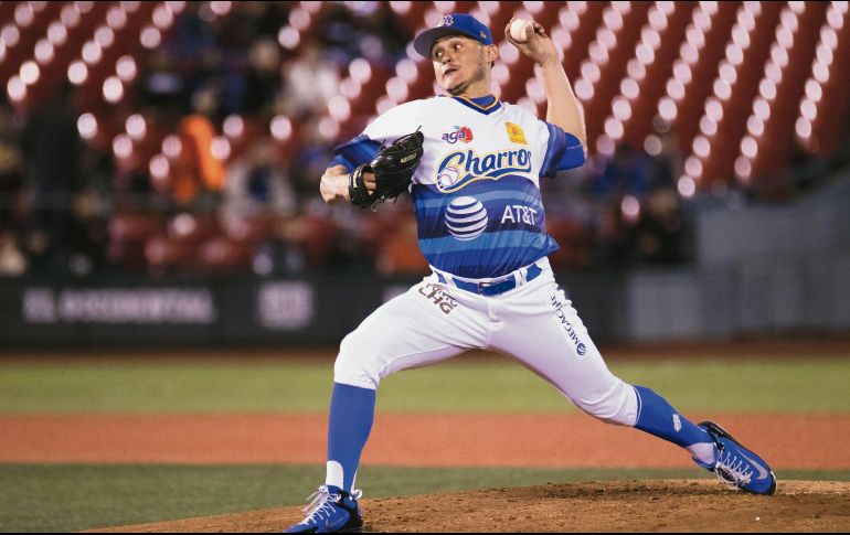 El lanzador de los Charros, Orlando Lara, se llevó la derrota ayer por la noche en el segundo de la serie contra los Naranjeros. CHARROS DE JALISCO