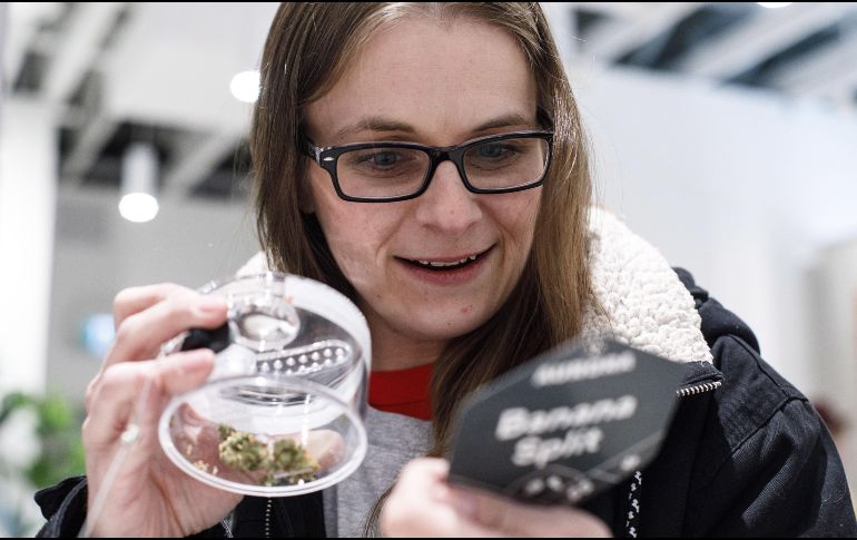 Canadienses han denunciado casos en los que han sido rechazados en la frontera con Estados Unidos al reconocer que consumen la planta. AP/Archivo