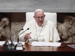 Francisco insta a transmitir a los jóvenes, pero también a los adultos, 