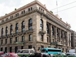 Sobre Pemex, Banxico considera necesario impulsar medidas que propicien un ambiente de confianza y certidumbre para la inversión. SUN / ARCHIVO