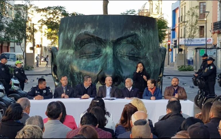 En la zona participarán 40 elementos de seguridad pública a pie, en bicicleta y vehículos eléctricos, además de personal de Servicios Públicos de alumbrado, limpieza y mantenimiento urbano. EL INFORMADOR/ S. Blanco