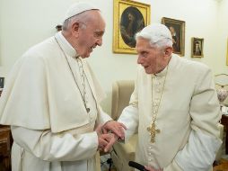 La sala de prensa no dio detalles sobre la reunión, aunque sí distribuyó imágenes. AFP/VATICAN MEDIA