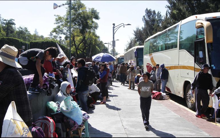 Miembros de la CNC acudieron al Palacio Legislativo de San Lázaro y que bloquearon los 10 accesos con los que cuenta la sede legislativa. NTX/G. Durán