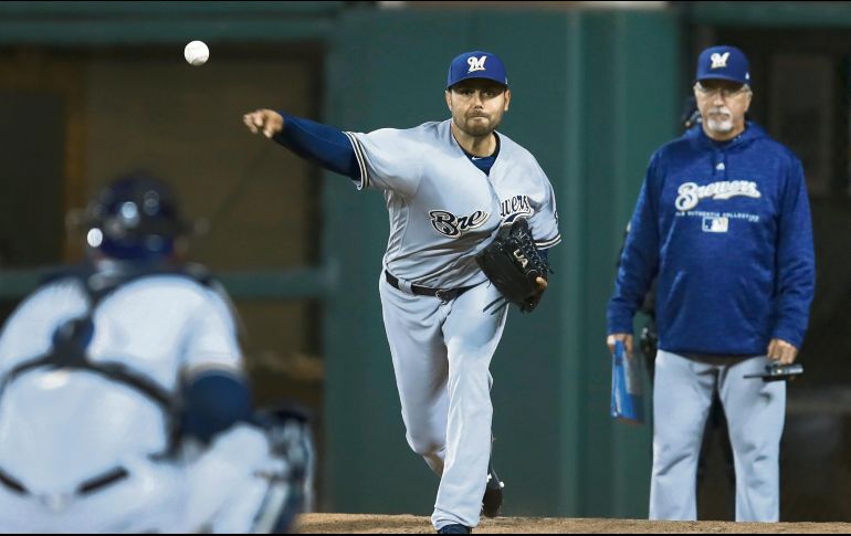 Joakim Soria llega a los Atléticos procedente de los Cerveceros. AP