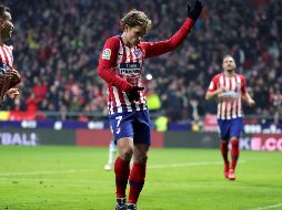 Con esta victoria, el cuadro comandado dirigido por Diego Simeone comparte de nuevo el liderato general con Barcelona al llegar a 34 puntos. EFE / J. Martín