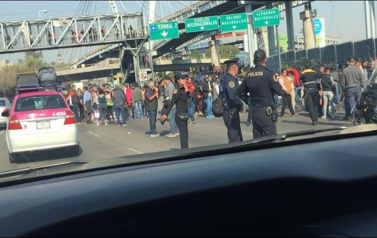 Los participantes en el bloqueo piden incrementar el presupuesto para los municipios mexiquenses. TWITTER/@SinEmbargoMX