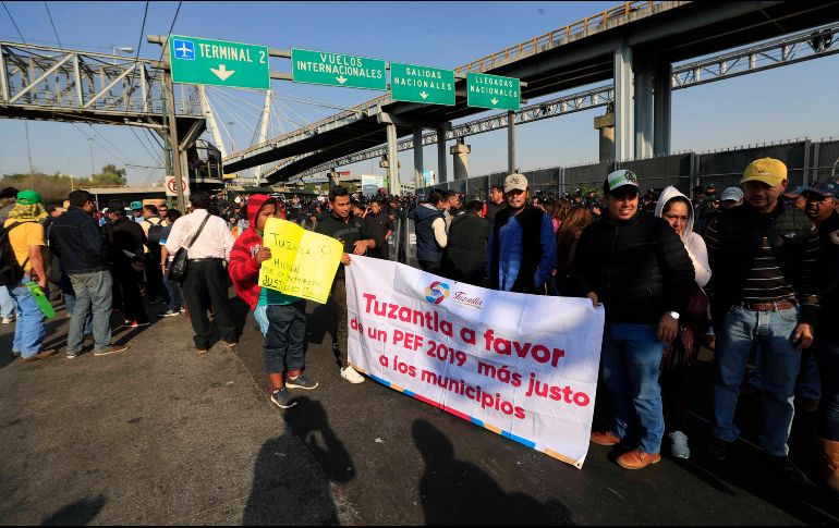 El grupo fue acompañado y contenido por la Policía Federal en su paso por el bulevar Puerto Aéreo. SUN/I. Olivares