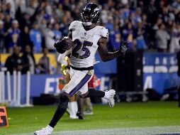 Tavon Young regresó un balón suelto hasta las diagonales en el último cuarto, asegurando el triunfo de Baltimore. AFP/H. How