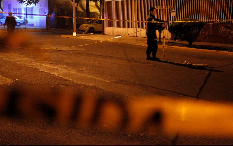 Cinco hombres se encontraban conversando afuera de un taller de laminado y pintura en la Colonia del Sur cuando fueron baleados por sus agresores. EL INFORMADOR / ARCHIVO