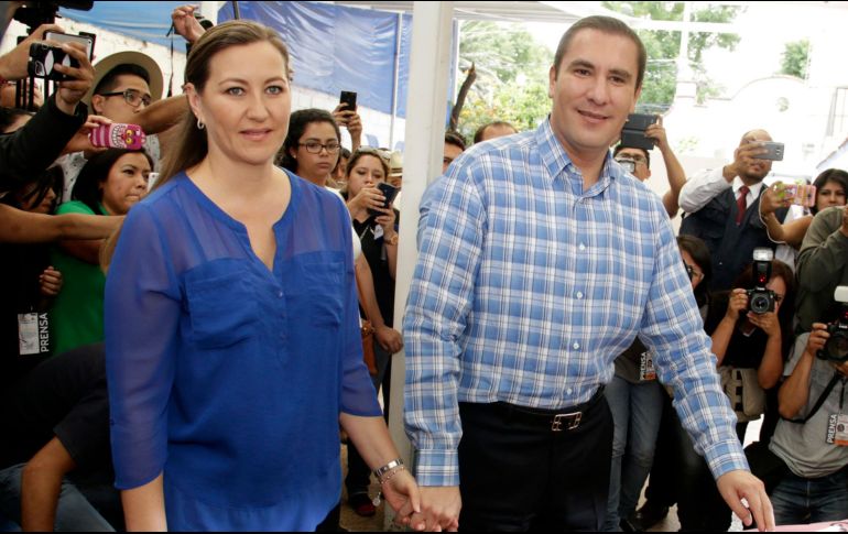 Érika Alonso y Moreno Valle murieron ayer al desplomarse el helicóptero en que viajaban, a sólo 10 días de que  Alonso tomara posesión en el cargo. NTX / ARCHIVO