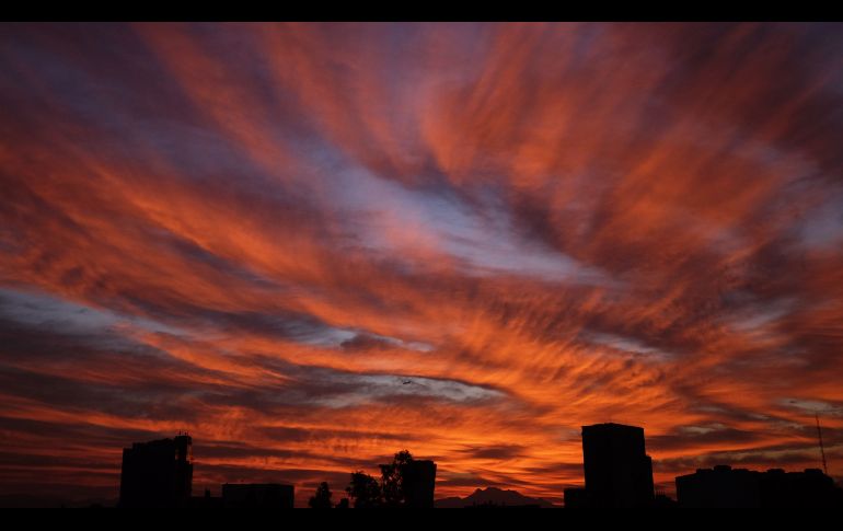El amanecer en la Ciudad de México. AFP/R. Arangua
