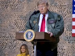 Trump arribó esta tarde junto a su esposa, Melania, a la base aérea Al Asad. AP/A. Harnik