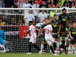 Memo Ochoa salió laureado del Estadio del País de Charleroi, al mantener intacta su cabaña. EFE/ARCHIVO