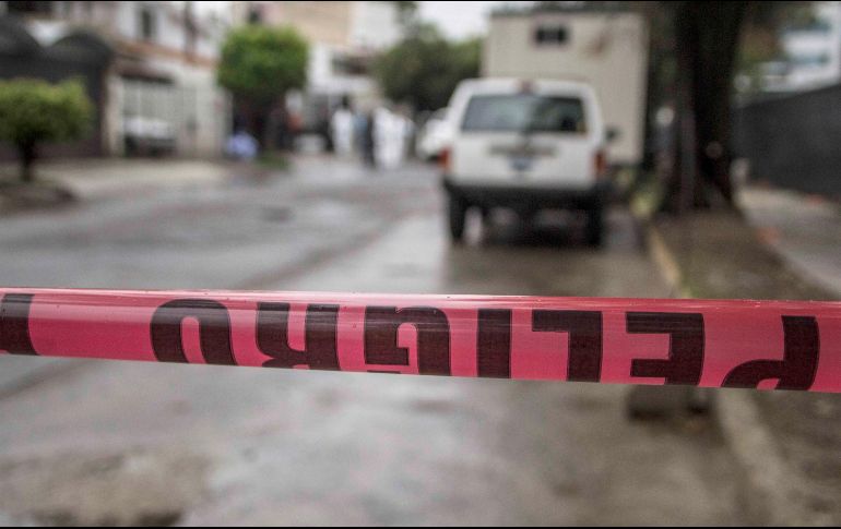 Tras la llegada de las unidades confirmaron el hallazgo de un hombre, ya sin vida, tirado boca abajo dentro del canal. EL INFORMADOR / ARCHIVO