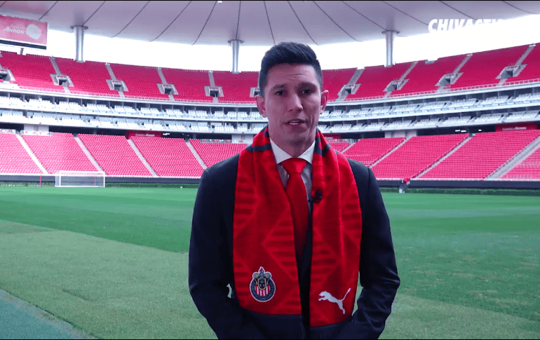 Molina sabe que si no se entrega al máximo la afición rojiblanca podría reprocharle su pasado americanista. TWITTER/@Chivas