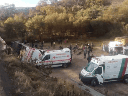 Cerca de las 07:14 horas se reportó el accidente en el puente de Fracción Sánchez, a la altura del municipio de Santa María del Río. TWITTER / @vigilantehuaste
