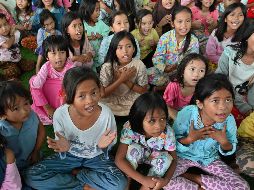 Recetan juegos a los niños tras el tsunami en Indonesia