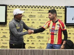 Morales se enfundó la camiseta con la que hizo historia con el Morelia. MEXSPORT