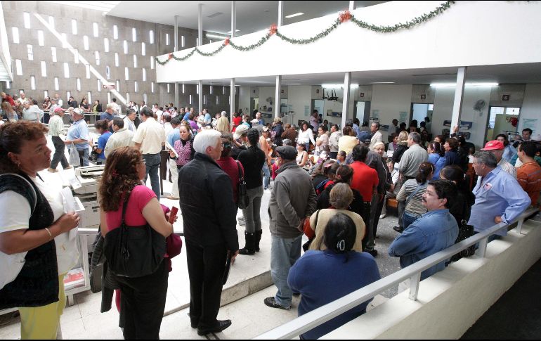 El Seguro Social invitó a los pensionados a mantener sus datos de contacto actualizados, a fin de que puedan recibir mensajes informativos por parte del IMSS. EL INFORMADOR / ARCHIVO