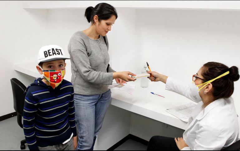 La dependencia federal invita a la población mexicana a vacunarse contra influenza, puesto que es la mejor defensa contra el virus. EL INFORMADOR/ARCHIVO
