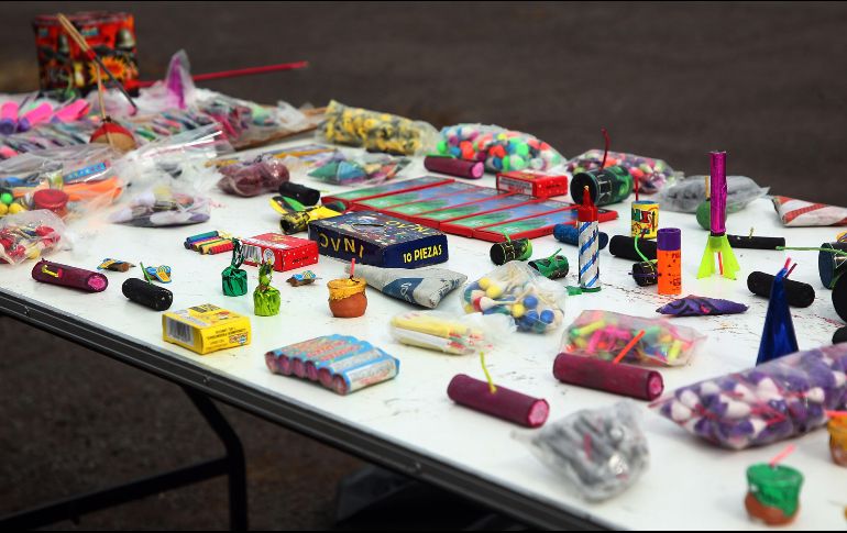 Desde el 1 de diciembre, Protección Civil y Bomberos de Guadalajara ha decomisado 476 kilos de pirotecnia a vendedores. EL INFORMADOR/E. Barrera