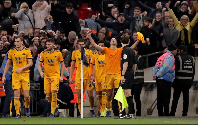 Jiménez celebra tras anotar al 84' a pase de Cavaleiro. AP/J. Walton